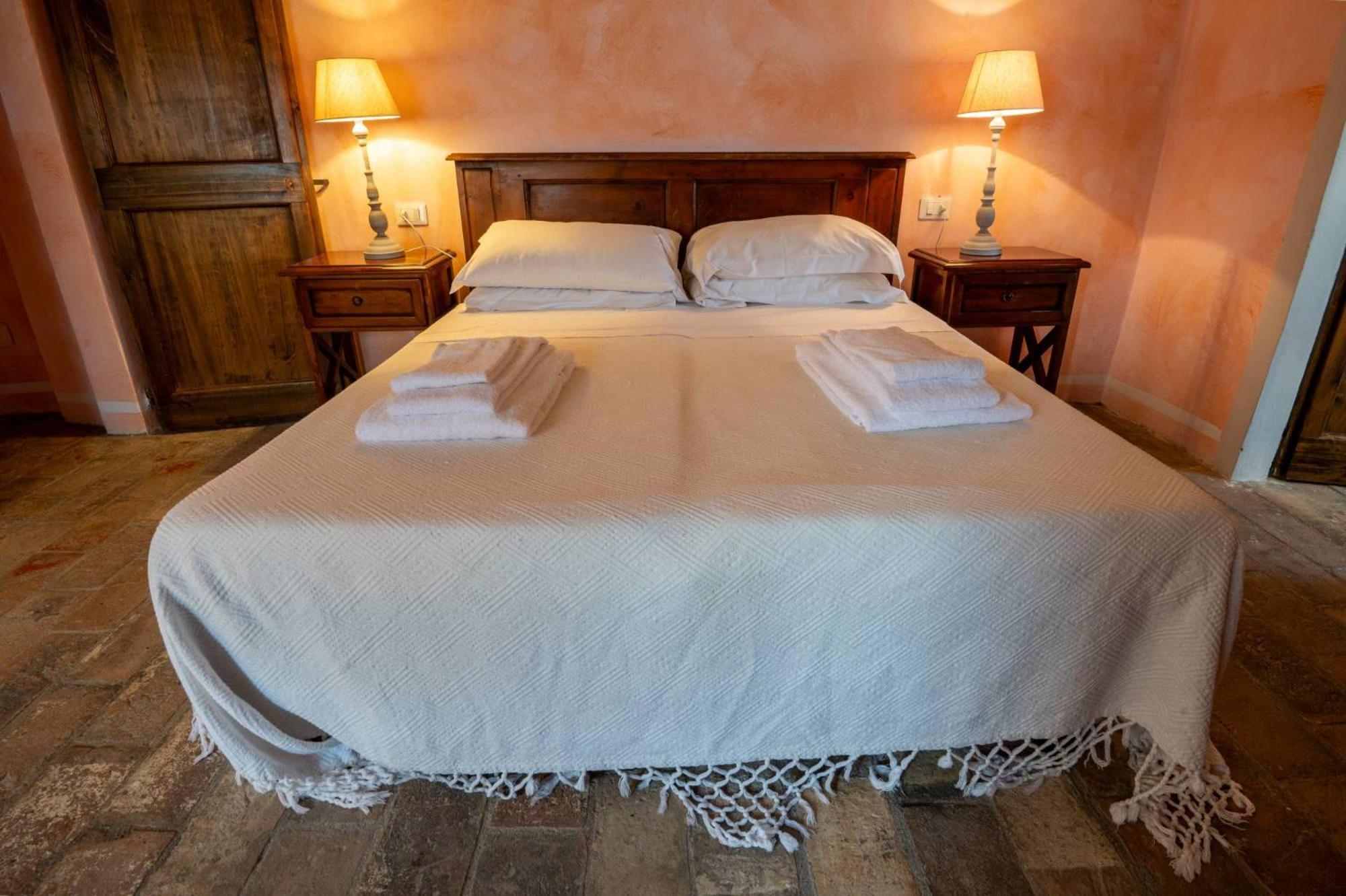 Antognola Castello Valenzino B&B 외부 사진