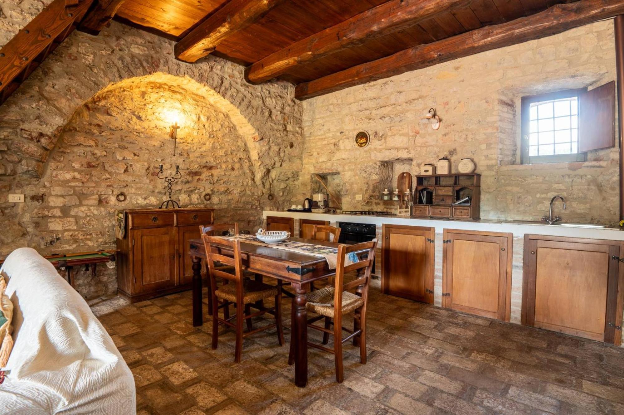 Antognola Castello Valenzino B&B 외부 사진