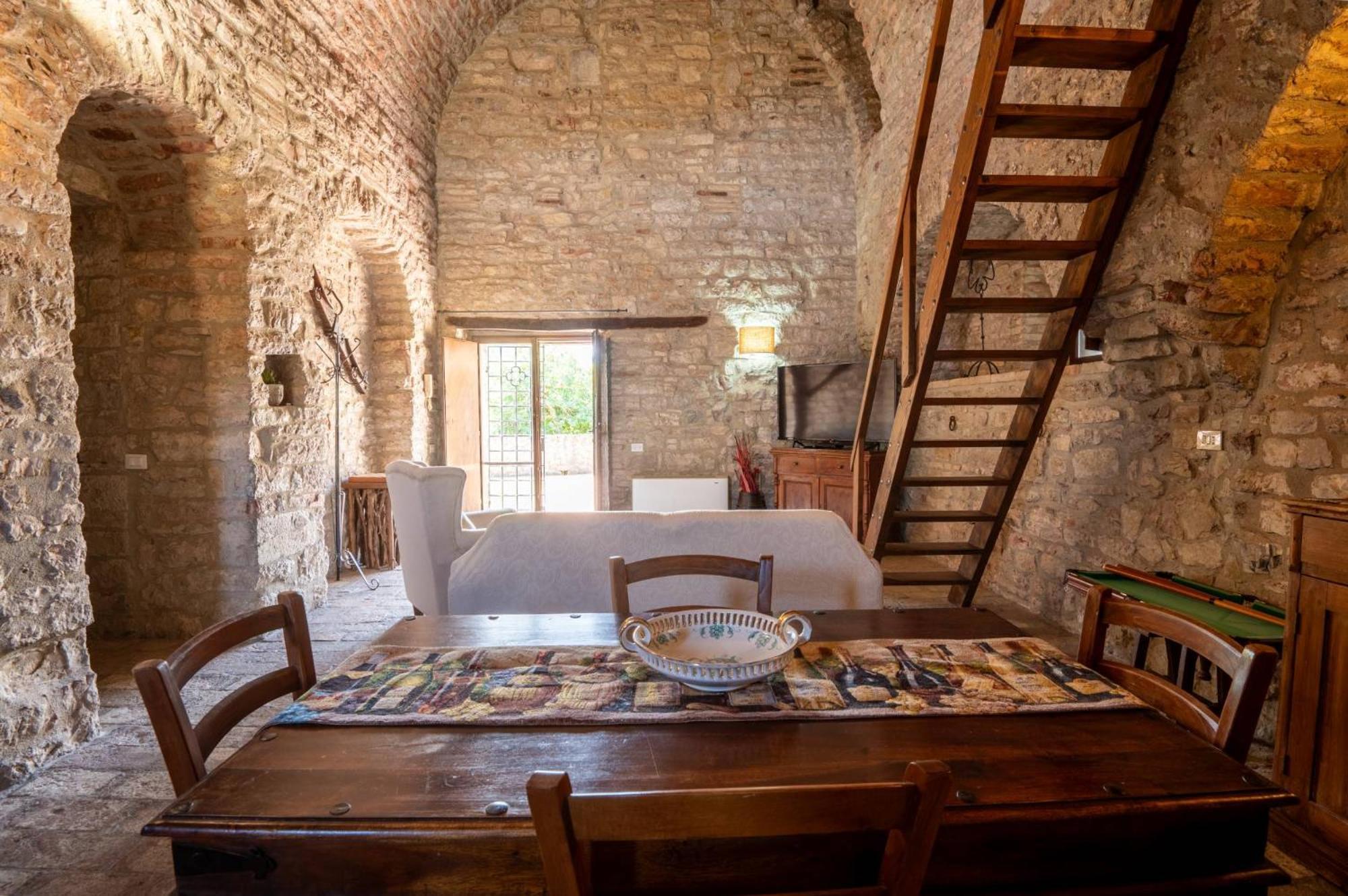 Antognola Castello Valenzino B&B 외부 사진