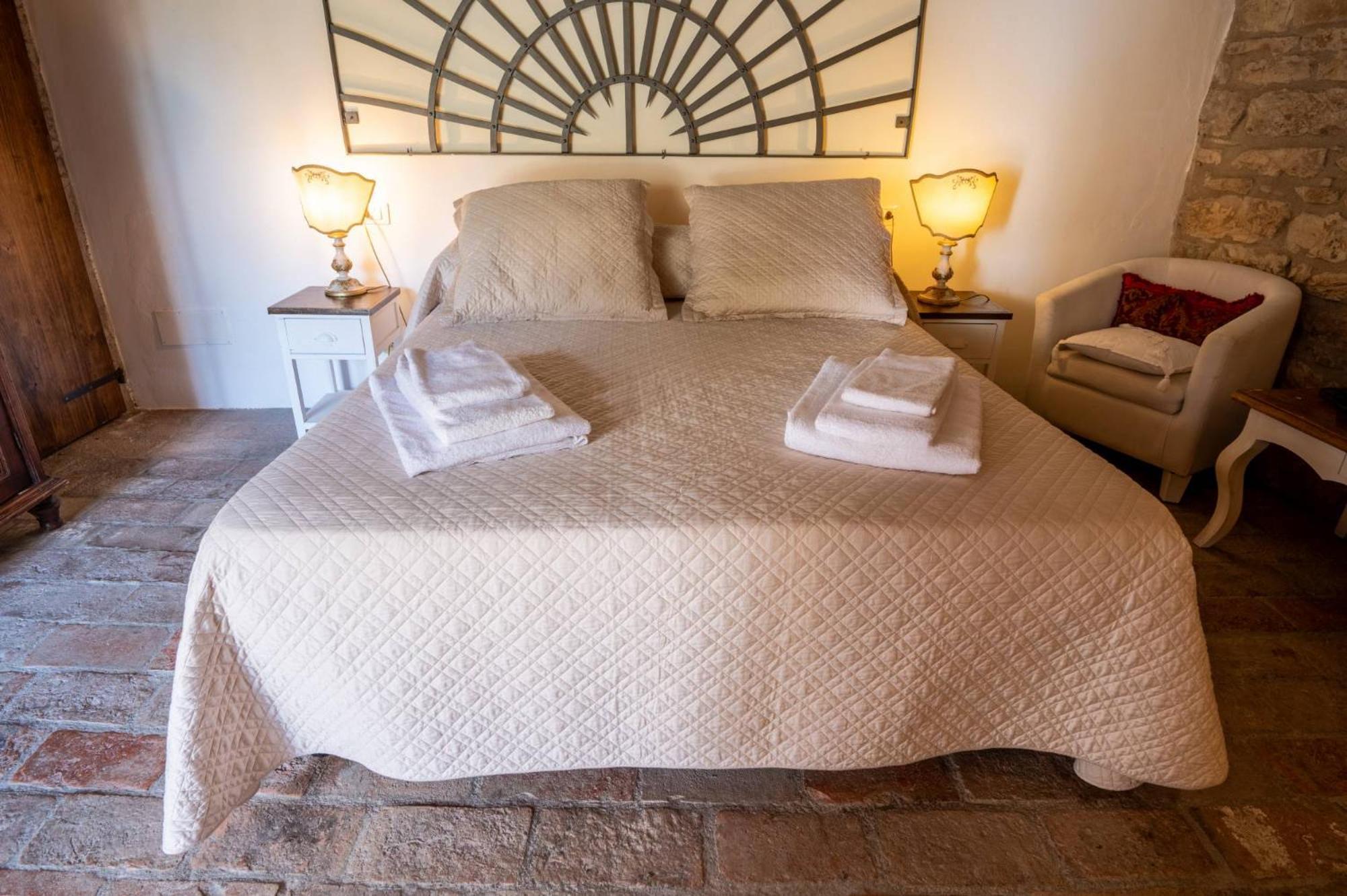 Antognola Castello Valenzino B&B 외부 사진